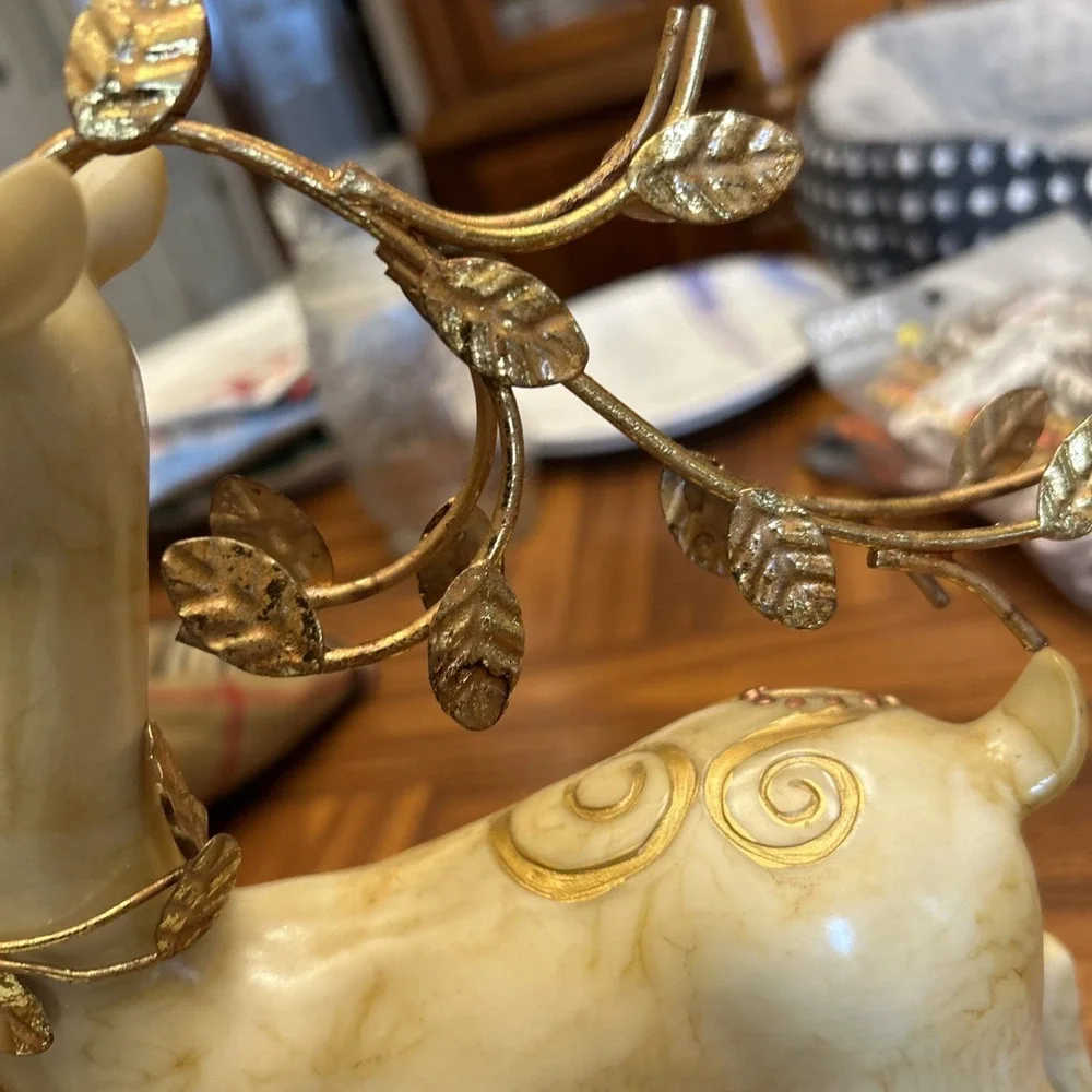 Vintage Golf Embossed Marble Look Reindeer Decor Centerpiece 10‎ Inches